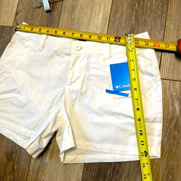 🛍️ NWT Columbia white 100% Cotton 4 inch shorts Size 4 excellent condition. - Picture 4 of 8